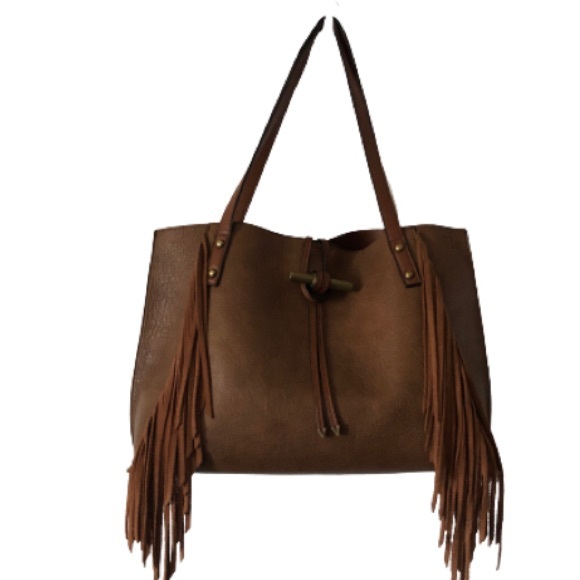 Simply Noelle- fringed bag. - Picture 5 of 9